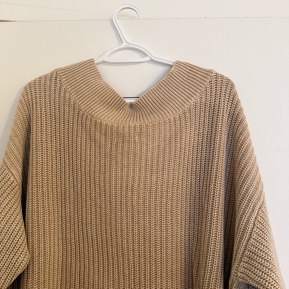 Aerie V-Neck Beige Knit Sweater - Picture 6 of 9